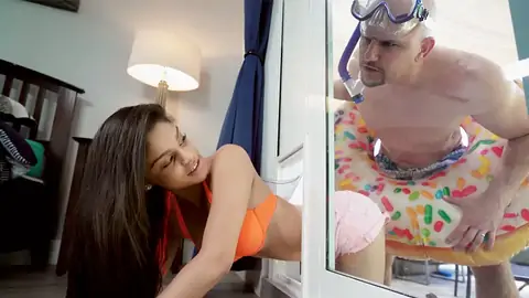 She got stuck and the nubile got her gash banged